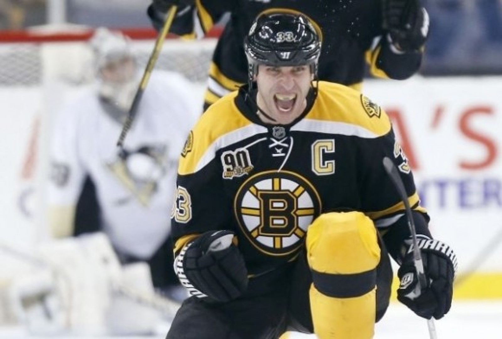 Zdeno Ch&aacute;ra v z&aacute;pase NHL ako kapit&aacute;n Bostonu Bruins